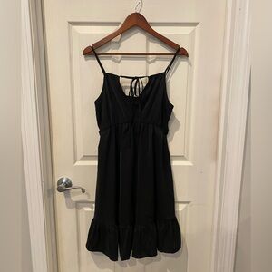 NEW Criss cross ruched black summer dress
